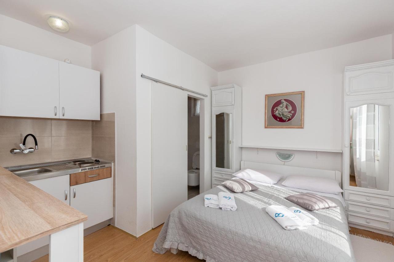 Apartments Tolic Биоград-на-Мору Экстерьер фото